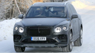 Bentley Bentayga - spies - front tracking