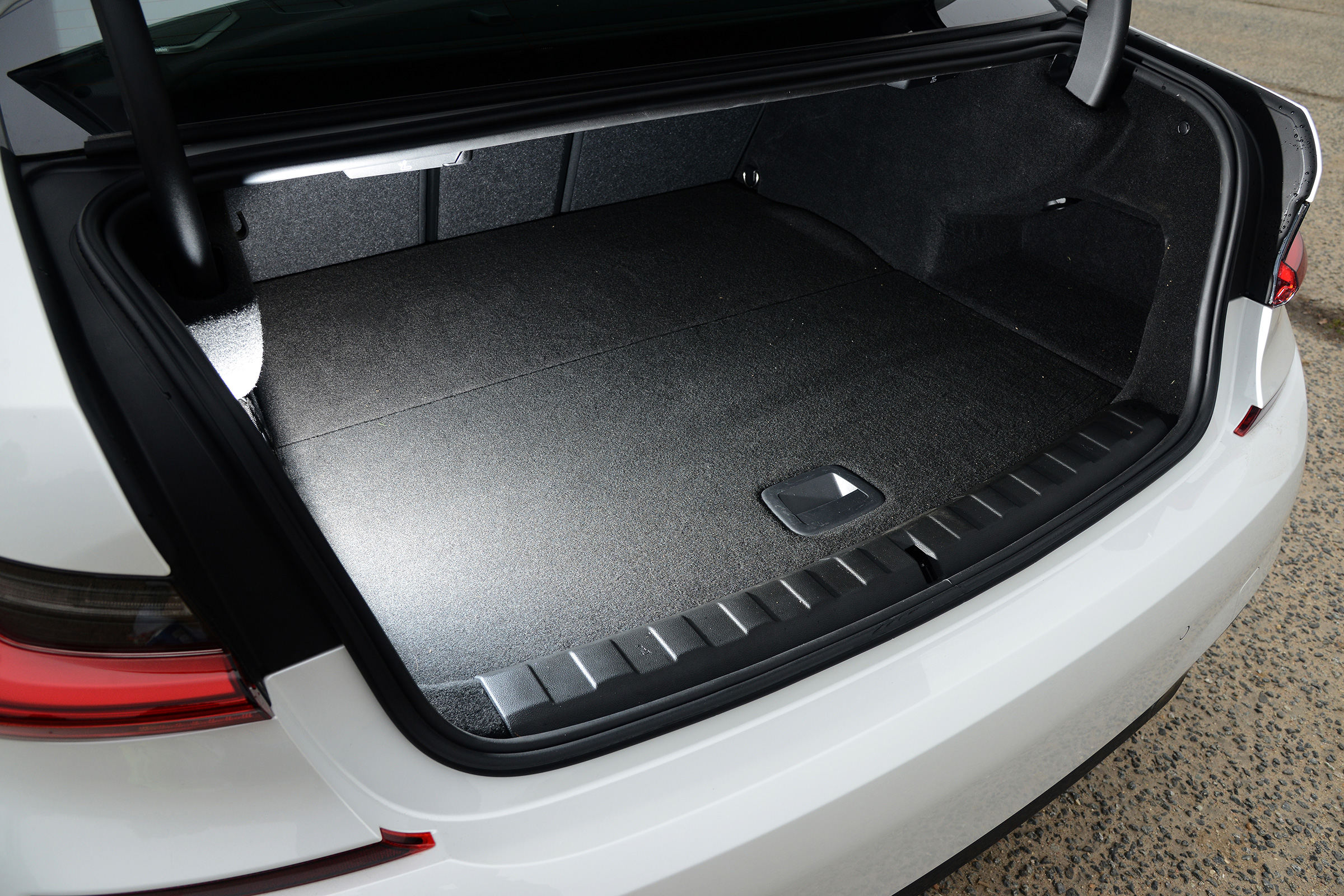 BMW 330e - boot