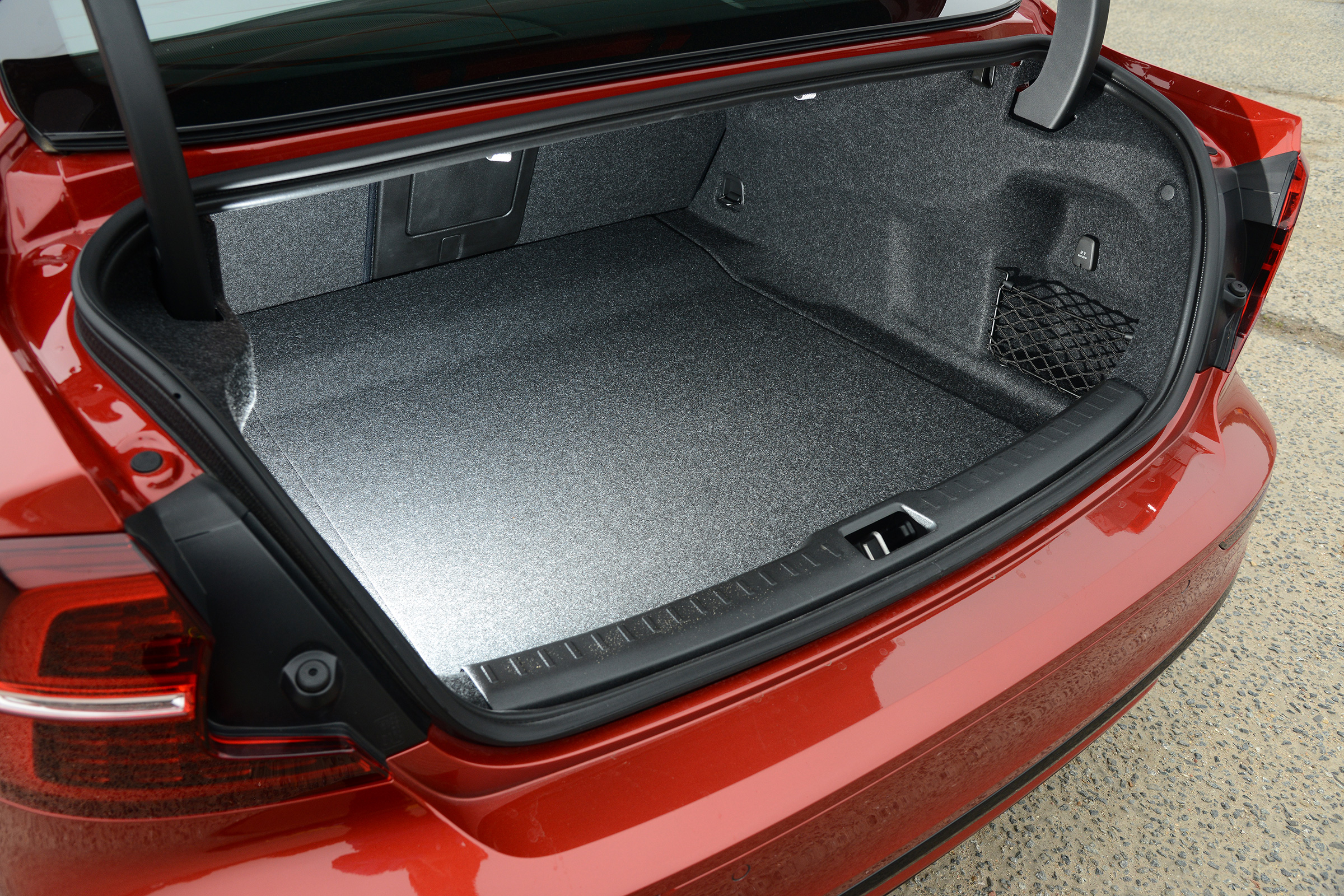 Volvo S60 - boot