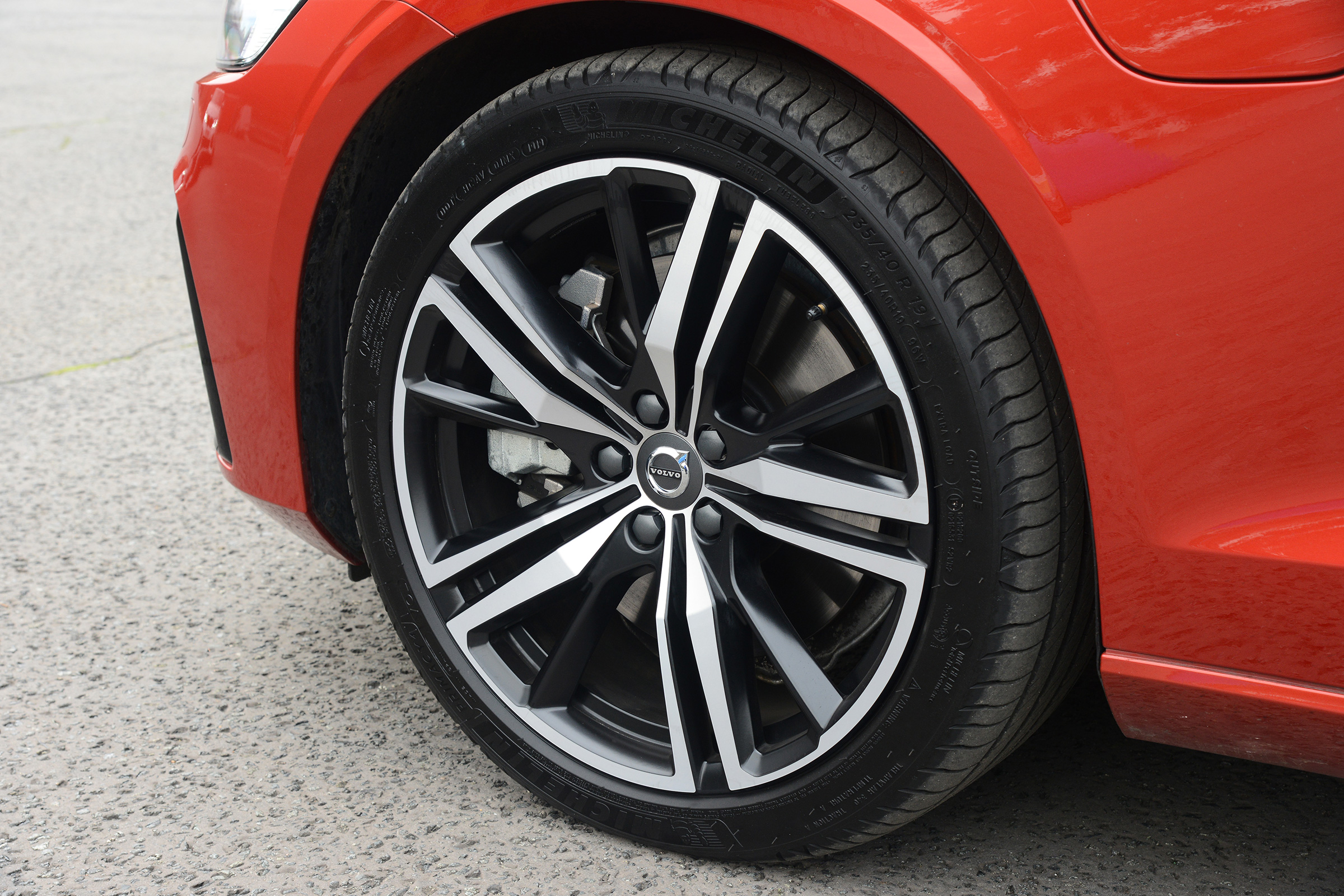 Volvo S60 - wheel
