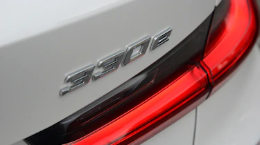 BMW 330e - brake light