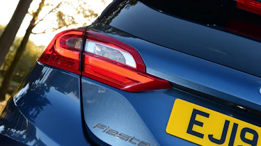 Ford Fiesta - brake light
