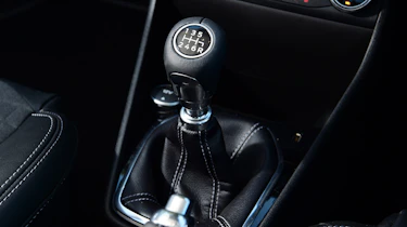Ford Fiesta - gear