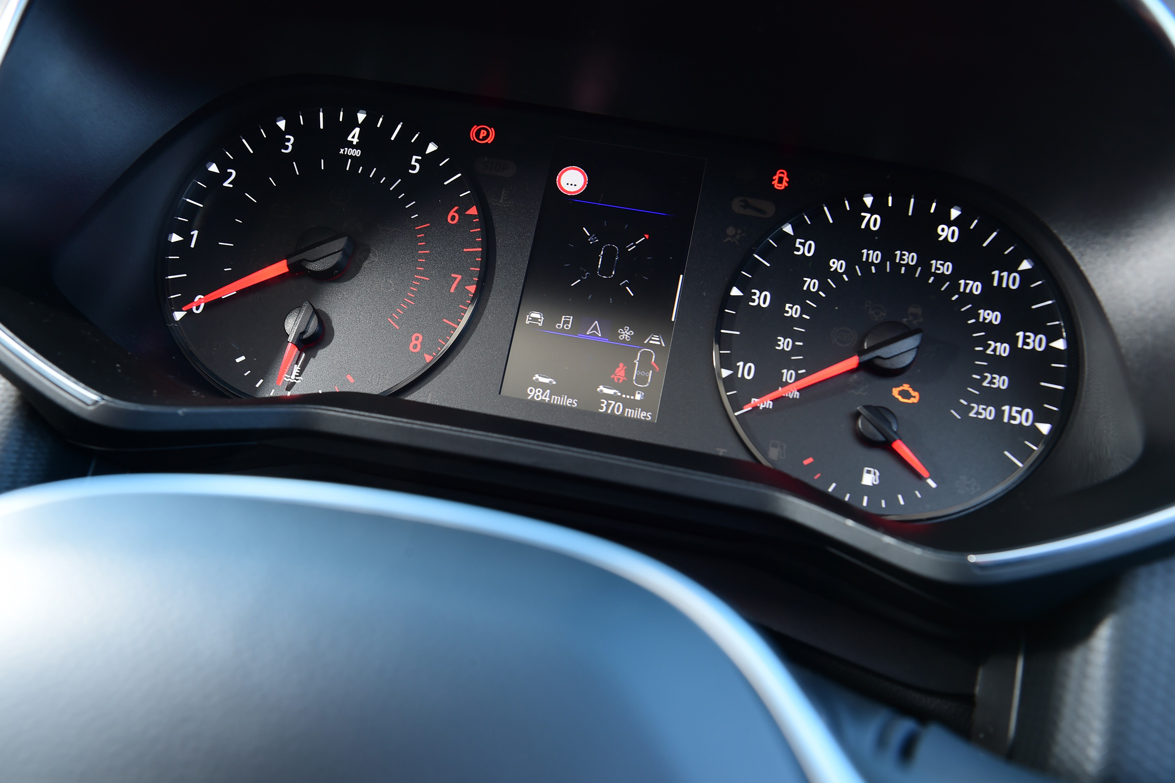 Renault Clio - dials