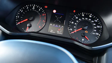Renault Clio - dials