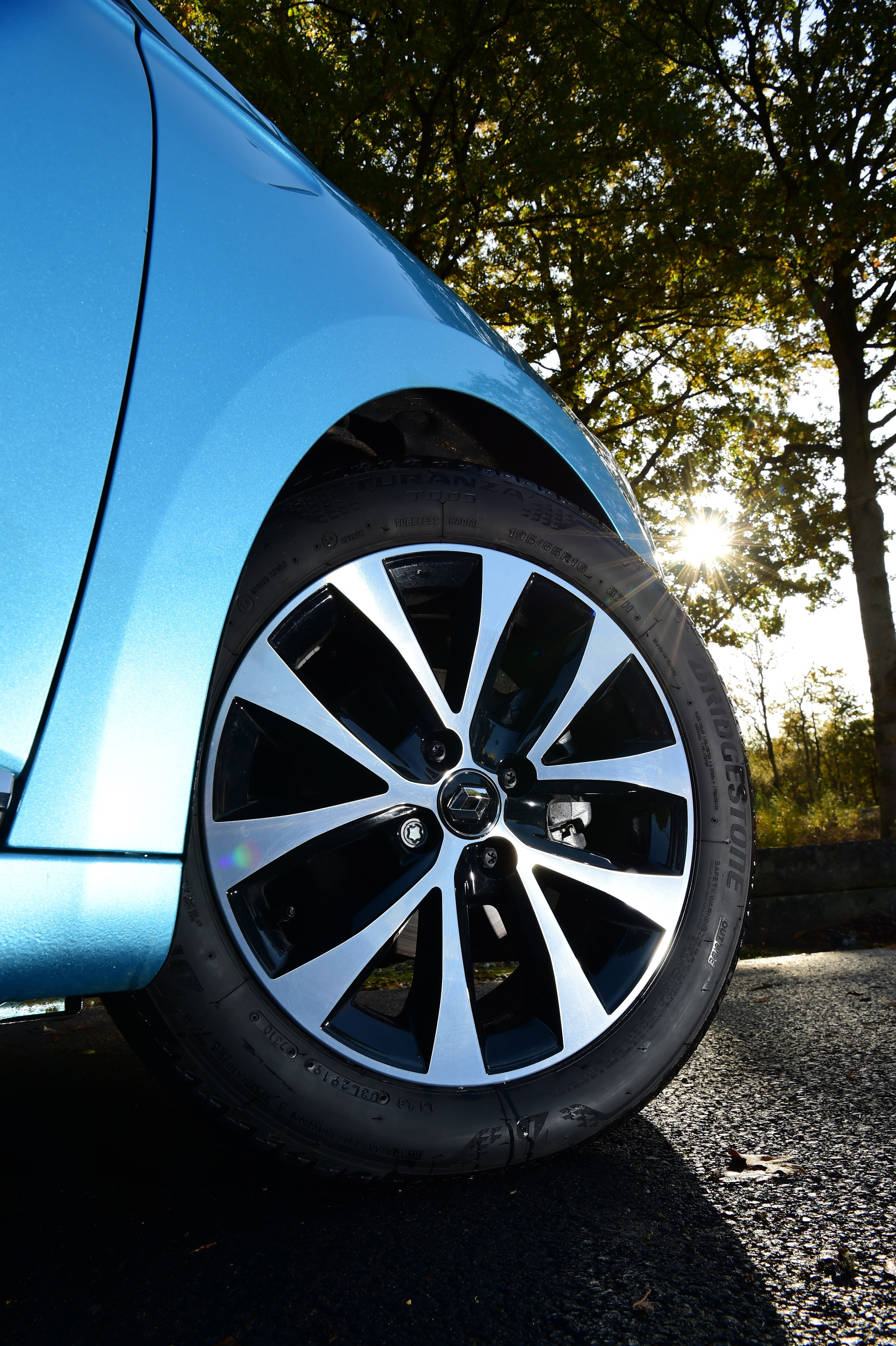 Renault Clio - wheel