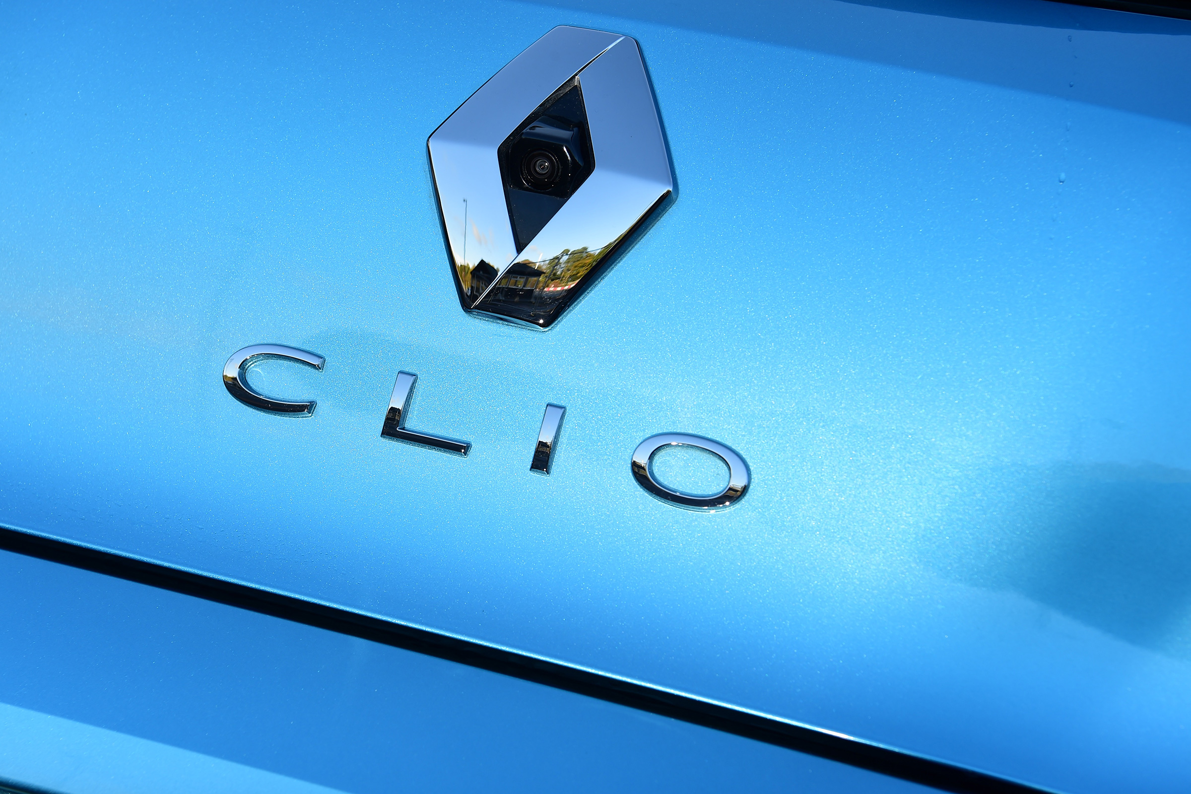 Renault Clio - boot badge