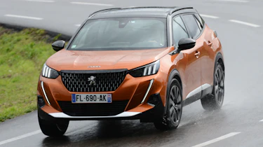 Peugeot 2008 - front cornering