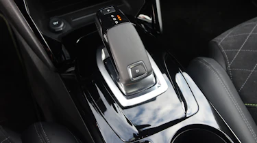 Peugeot 2008 - gear selector