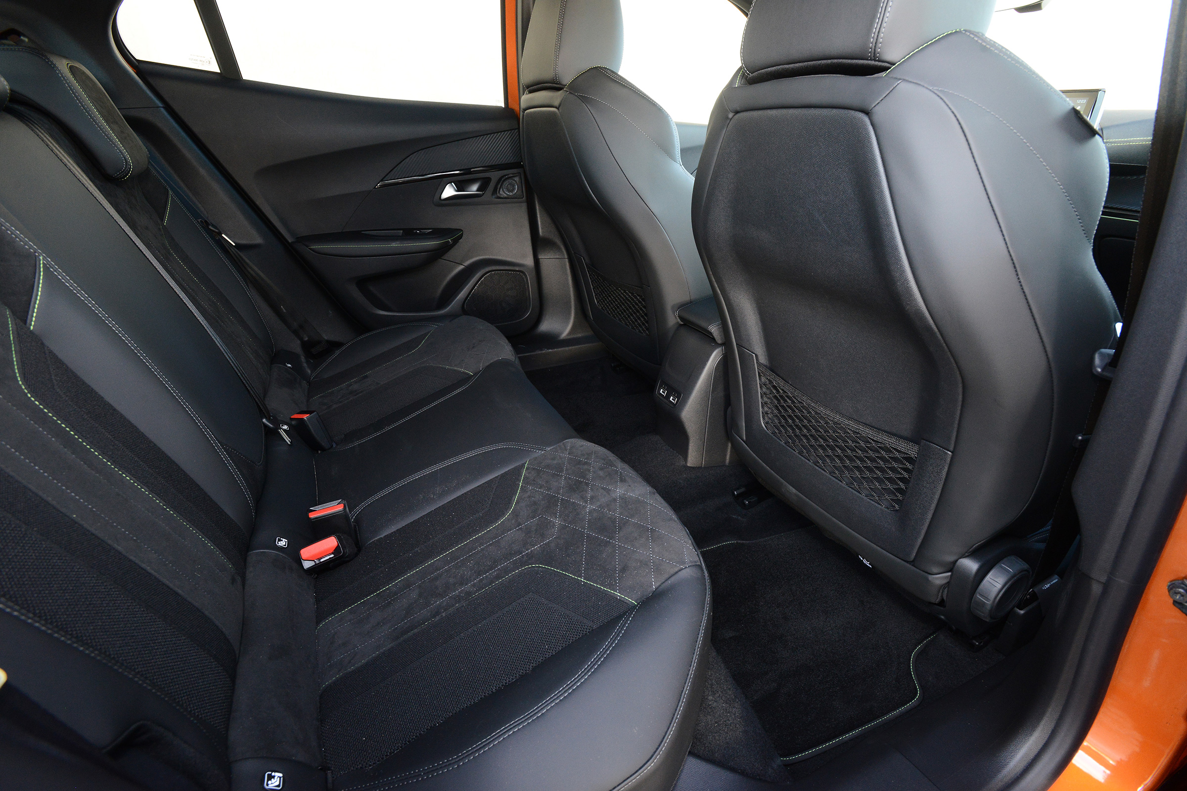 Peugeot 2008 - rear seats 