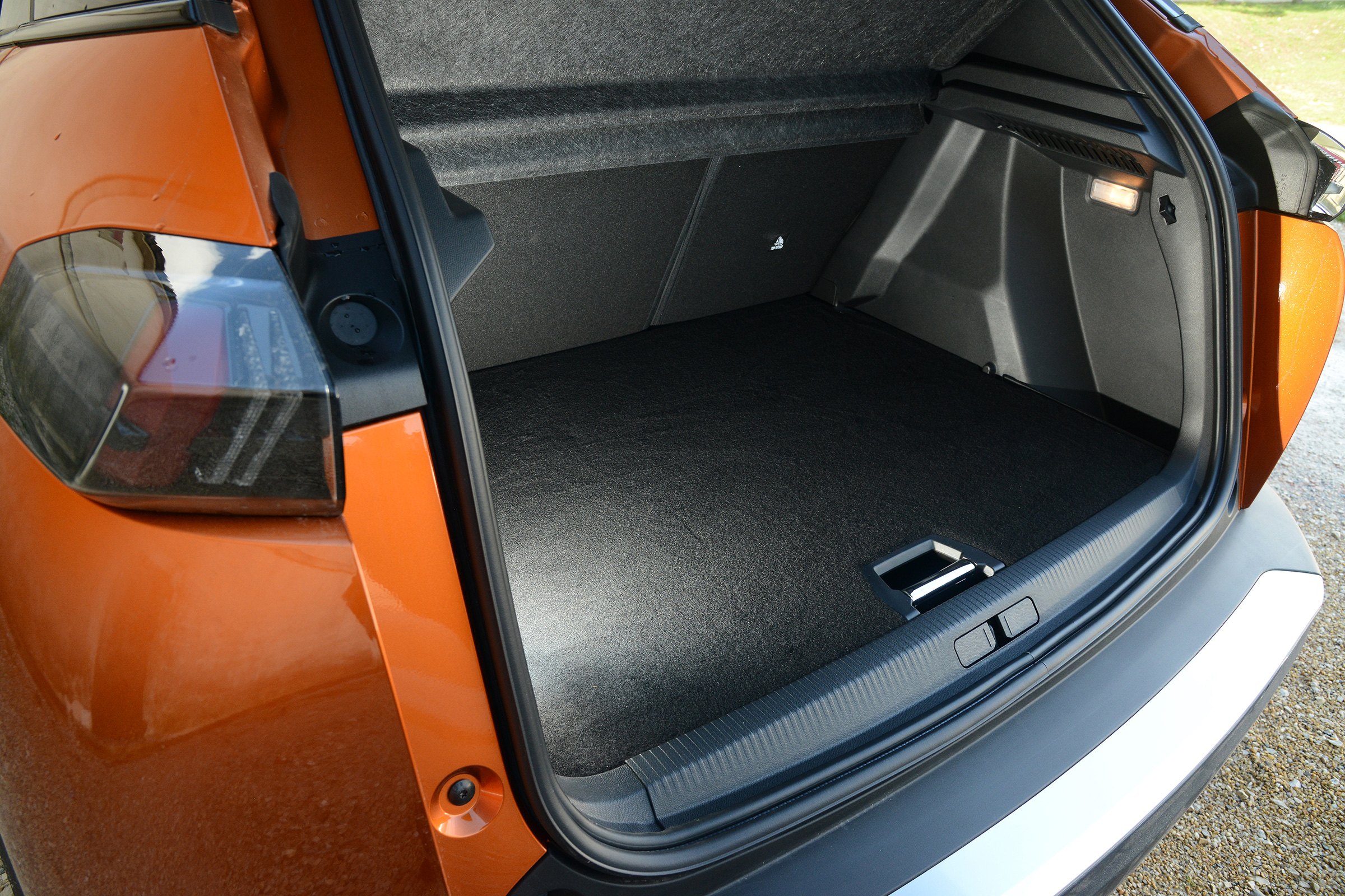Peugeot 2008 - boot