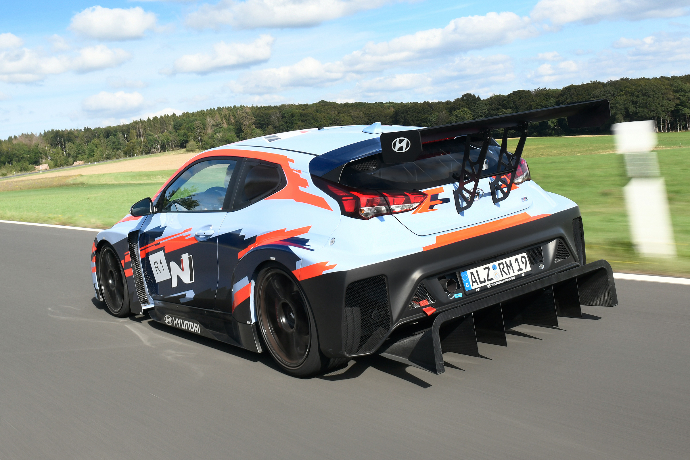 Hyundai RM19 - rear tracking