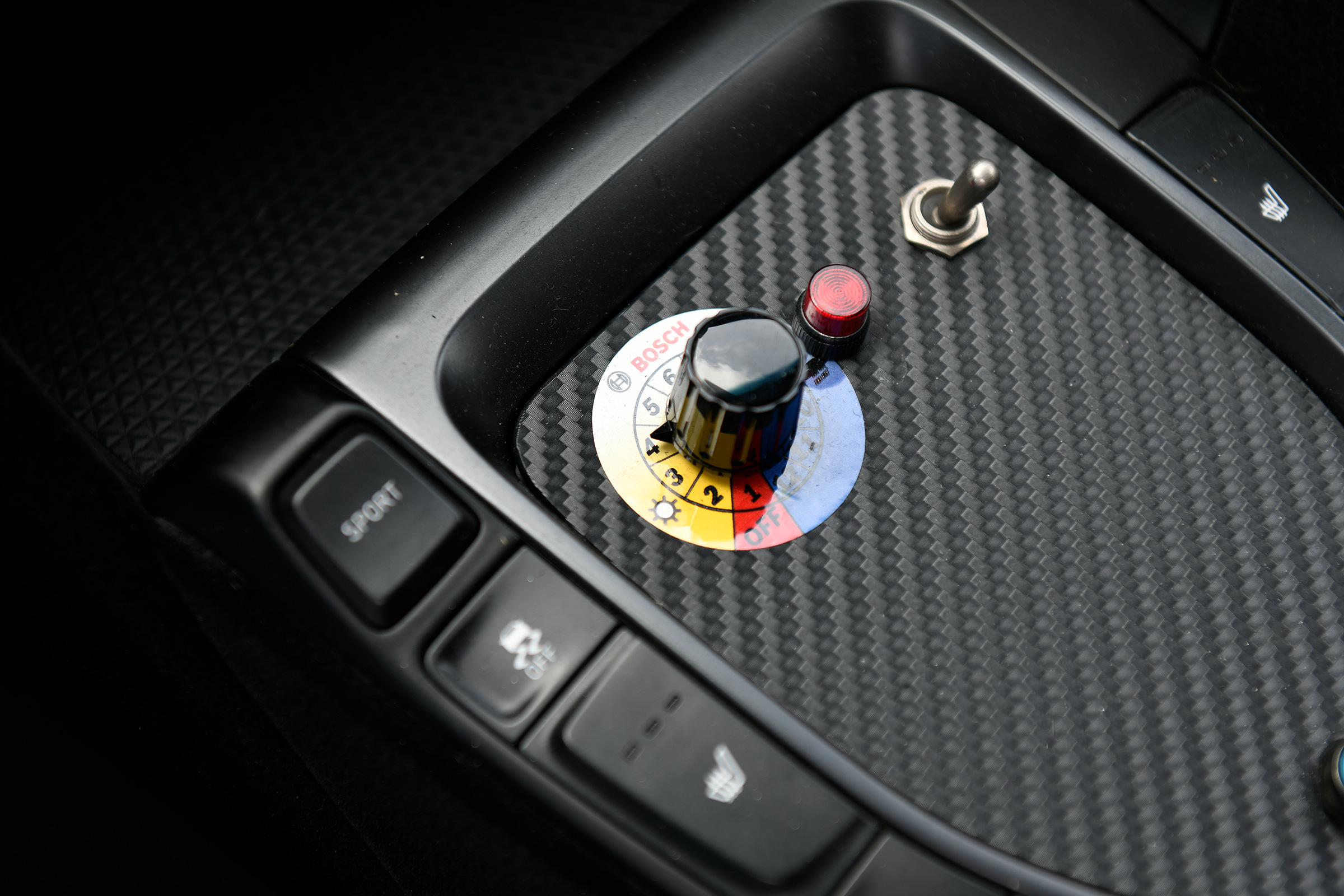 Hyundai RM19 - ABS switch
