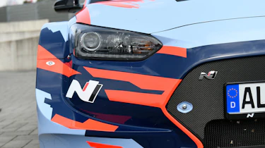 Hyundai RM19 - headlight