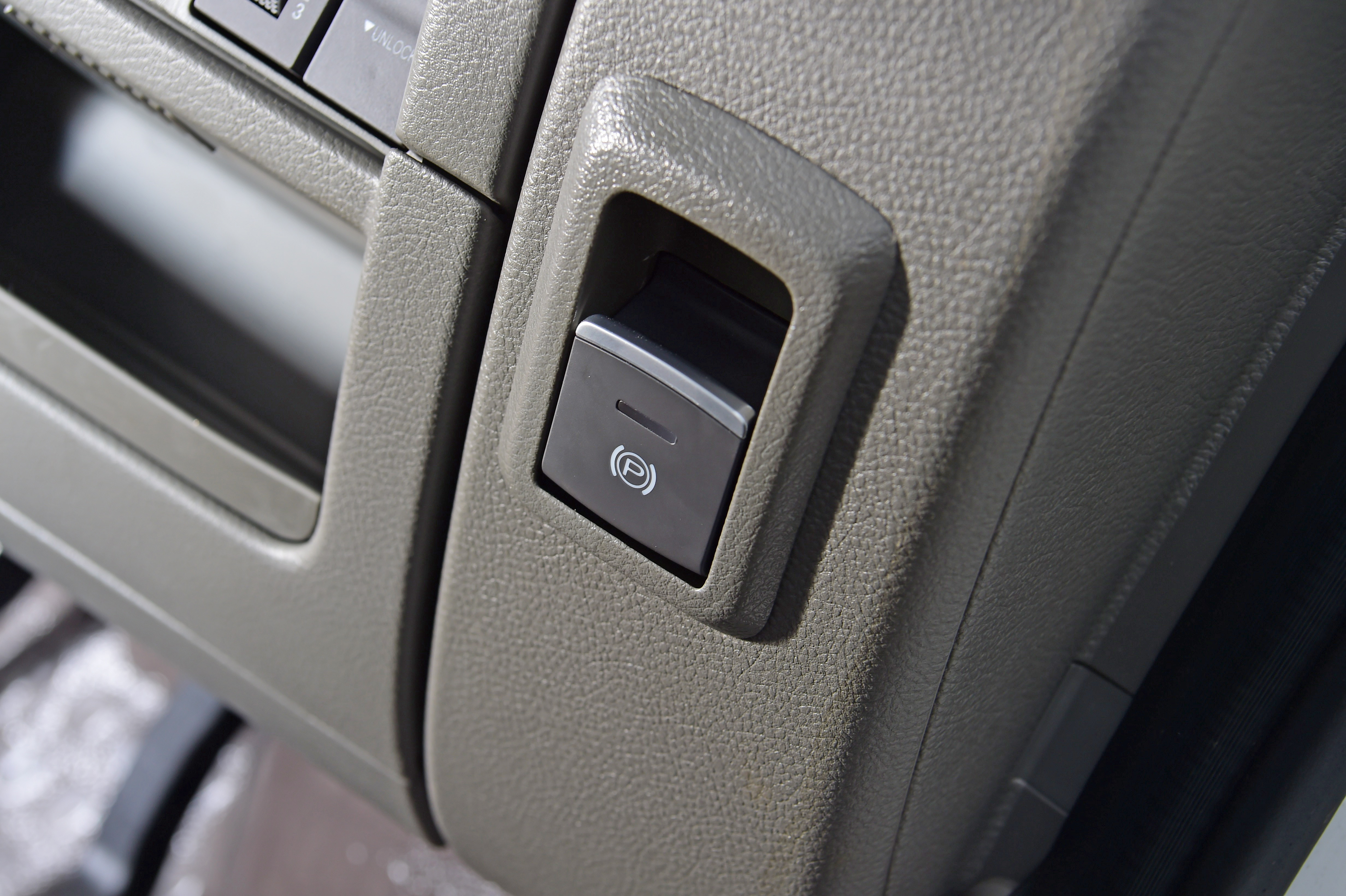 LDV EV80 parking brake