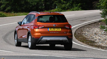 SEAT Arona rear cornering