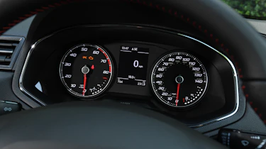 SEAT Arona dials