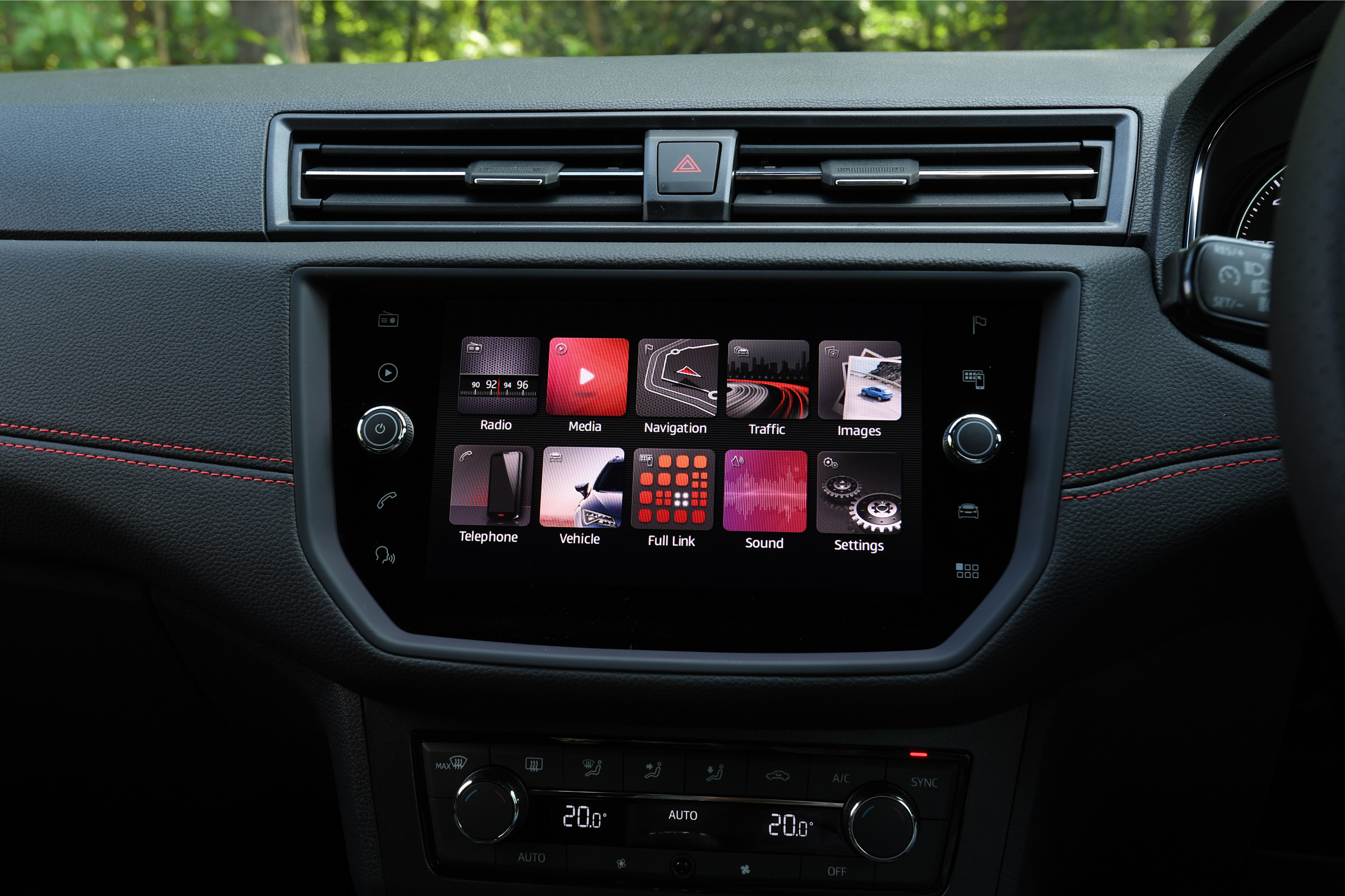 SEAT Arona infotainment