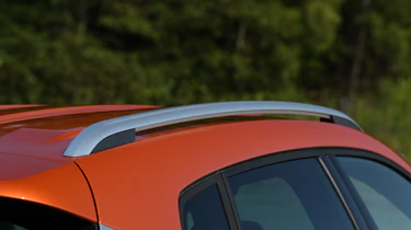 SEAT Arona roof rail