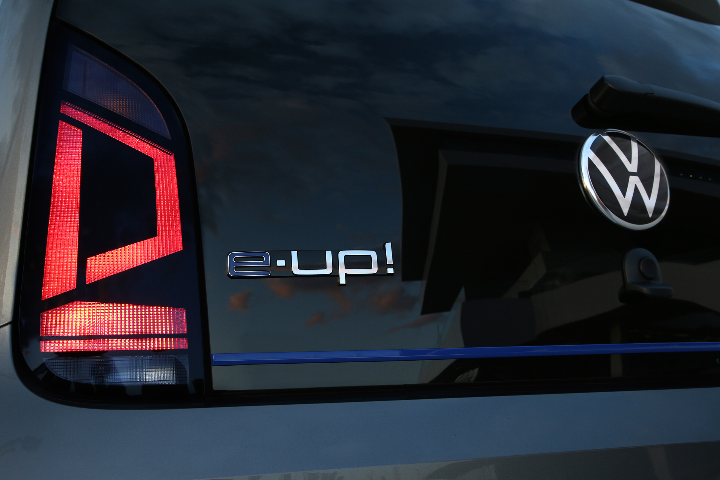 Volkswagen e-up! - brake light