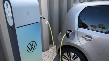 Volkswagen e-up! - charging