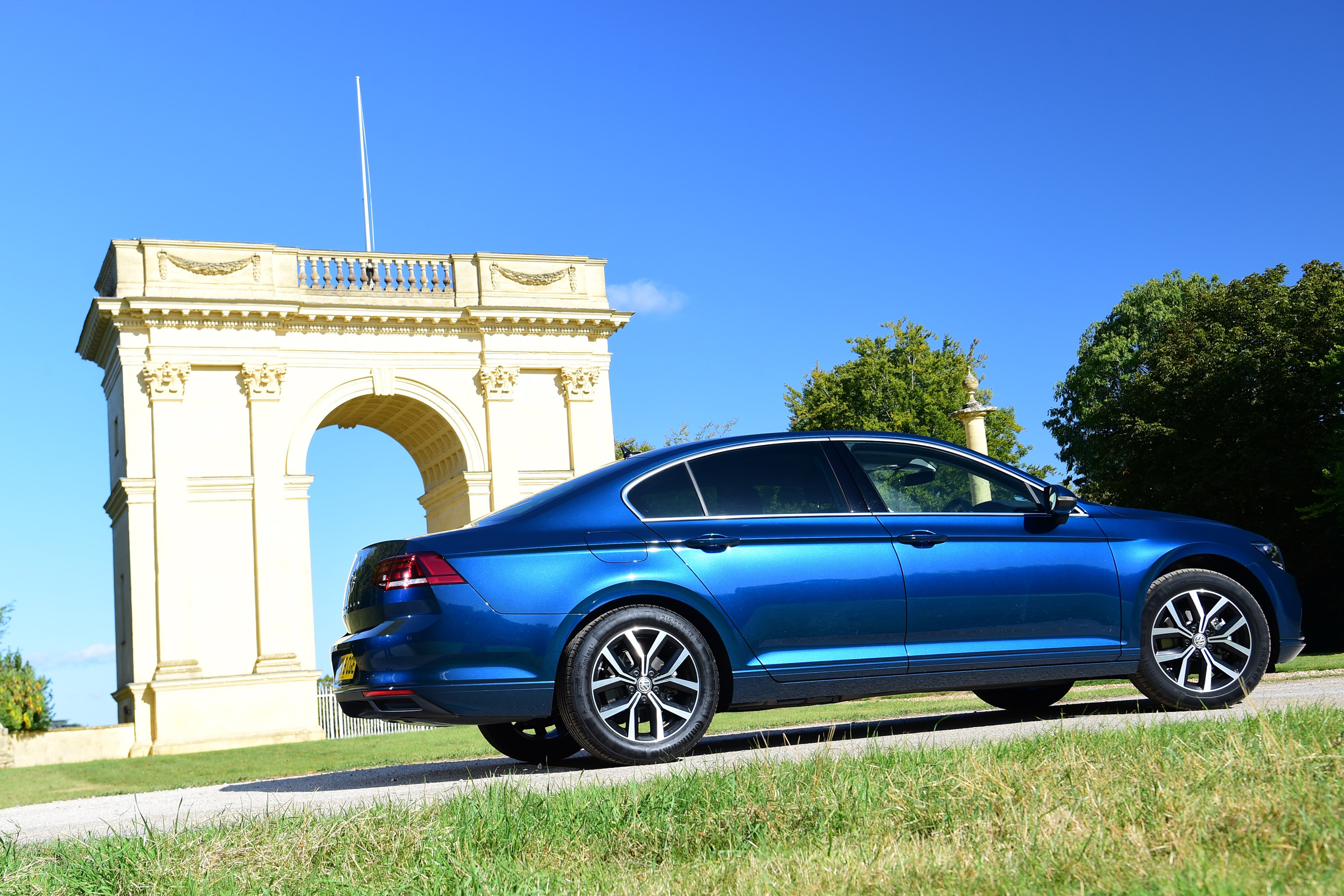 Volkswagen Passat profile