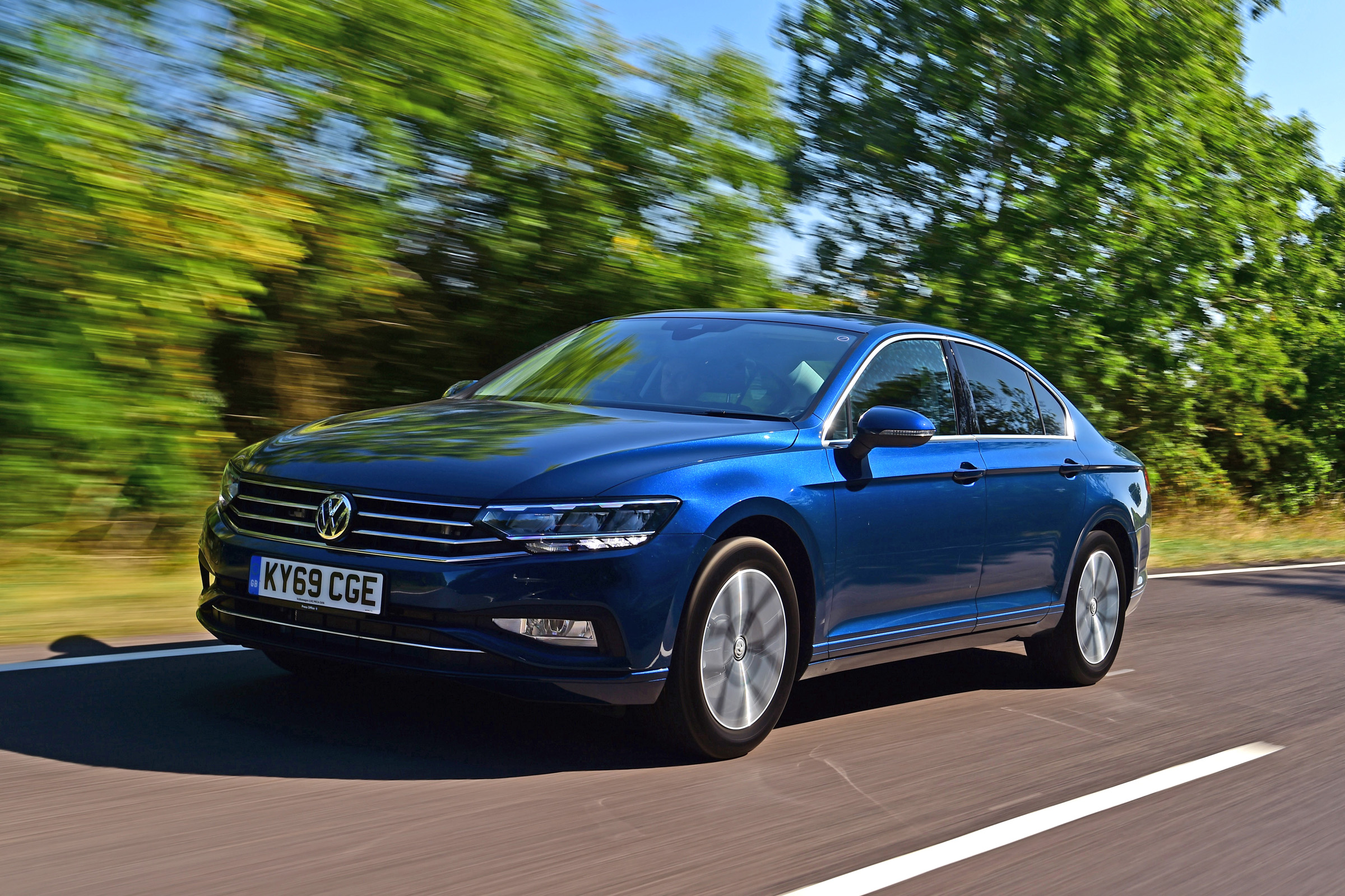 Volkswagen Passat front