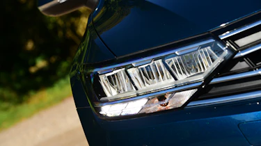 Volkswagen Passat light