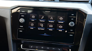 Volkswagen Passat infotainment