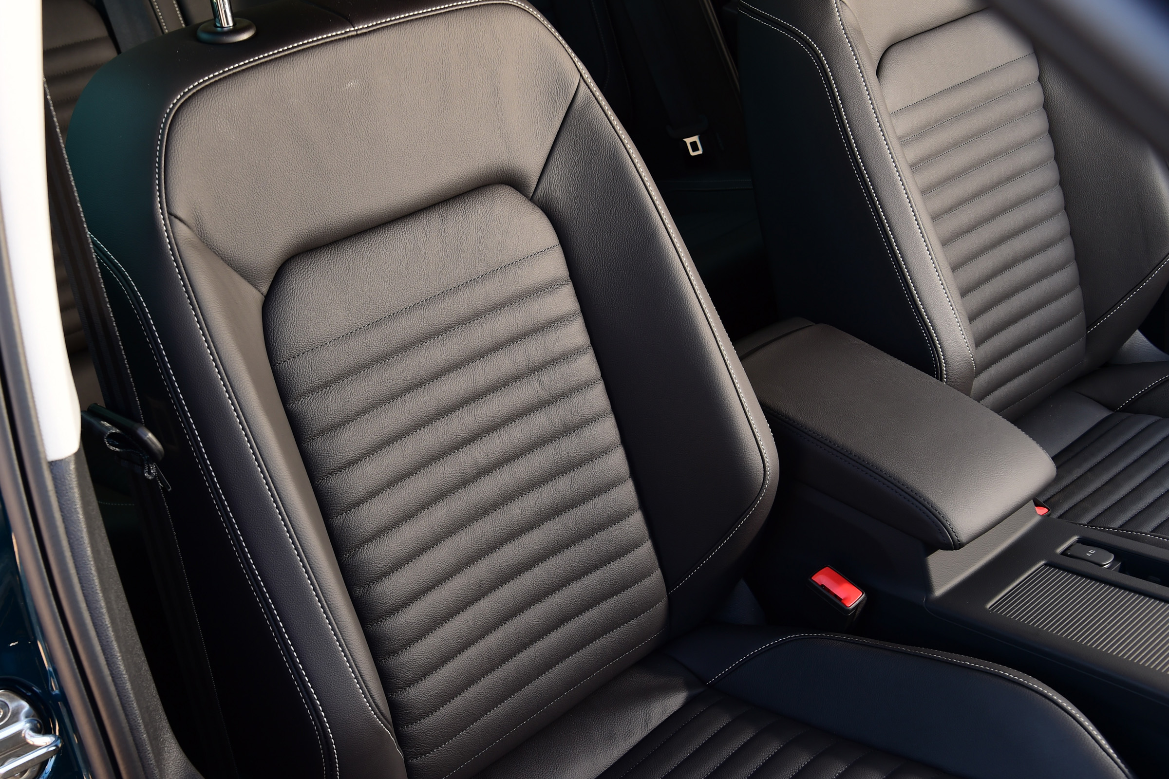 Volkswagen Passat front seats