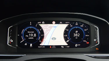 Volkswagen Passat GTE Virtual Cockpit