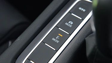 Volkswagen Passat GTE drive mode button