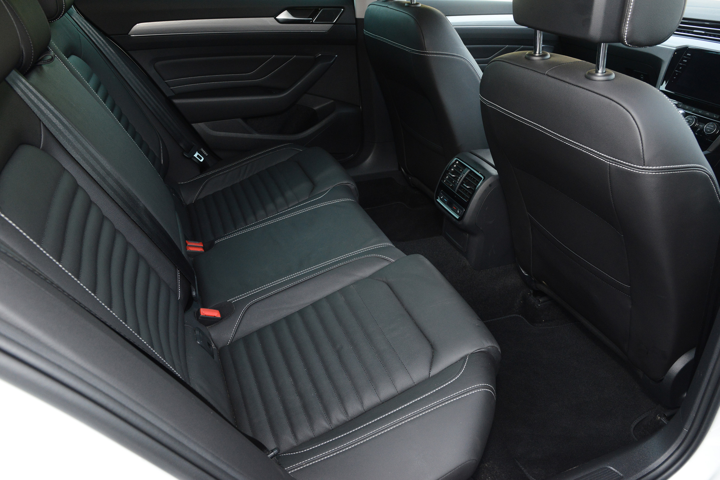 Volkswagen Passat GTE rear seats