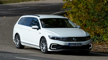 Volkswagen Passat GTE cornering
