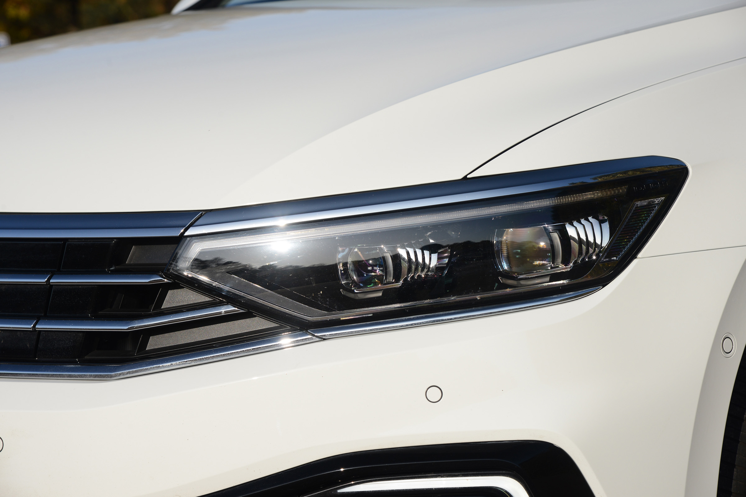 Volkswagen Passat GTE front light
