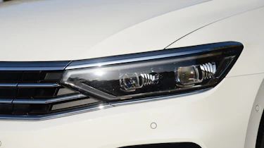 Volkswagen Passat GTE front light
