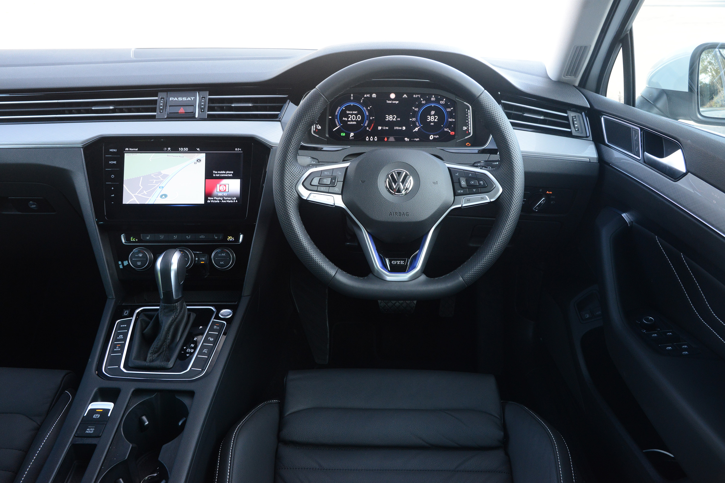 Volkswagen Passat GTE interior