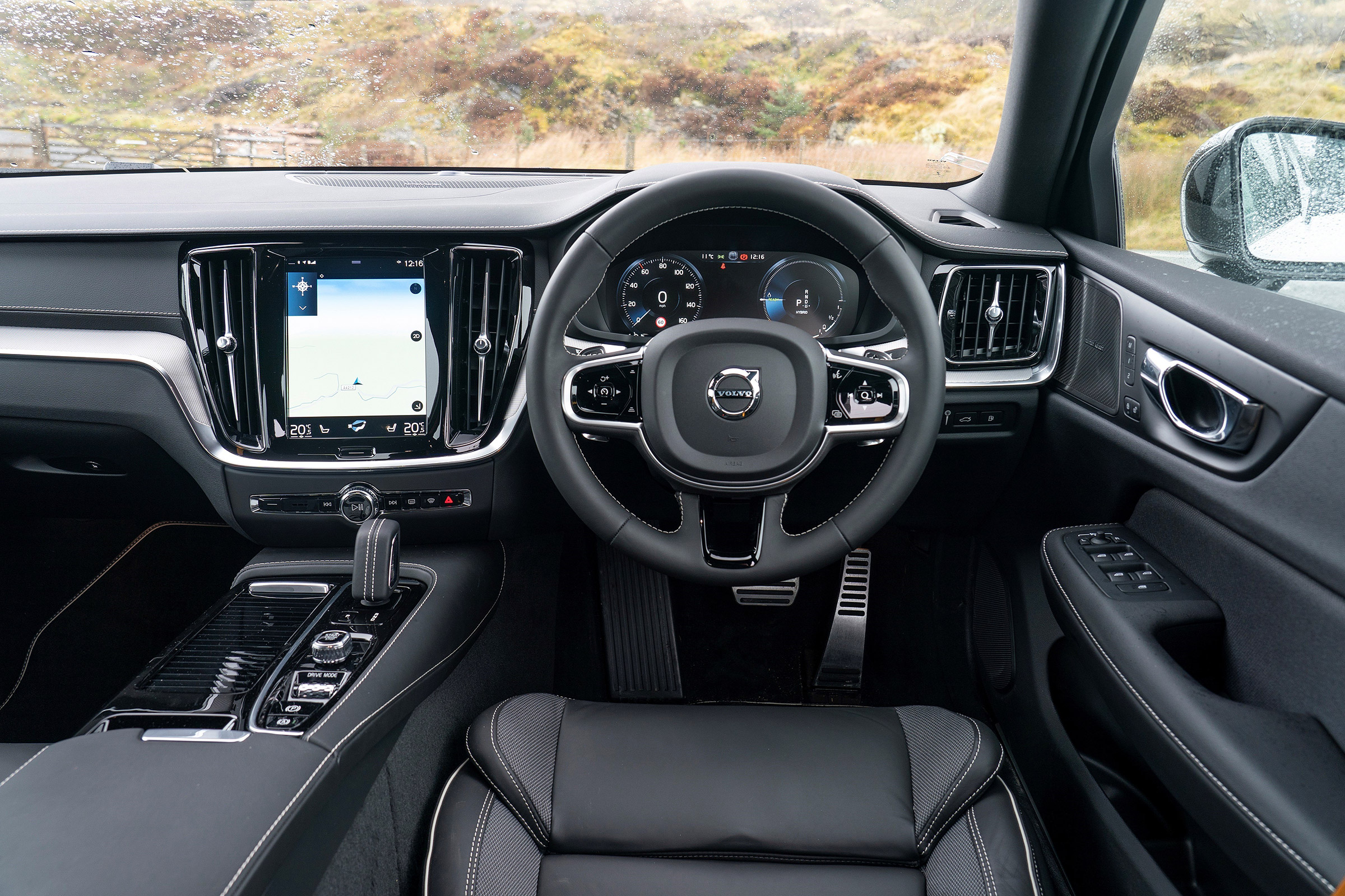 Volvo S60 Polestar Engineered - dash