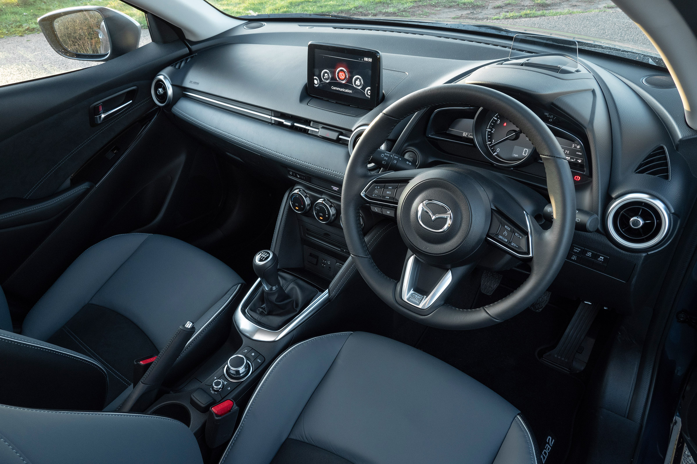 Mazda 2 - dash