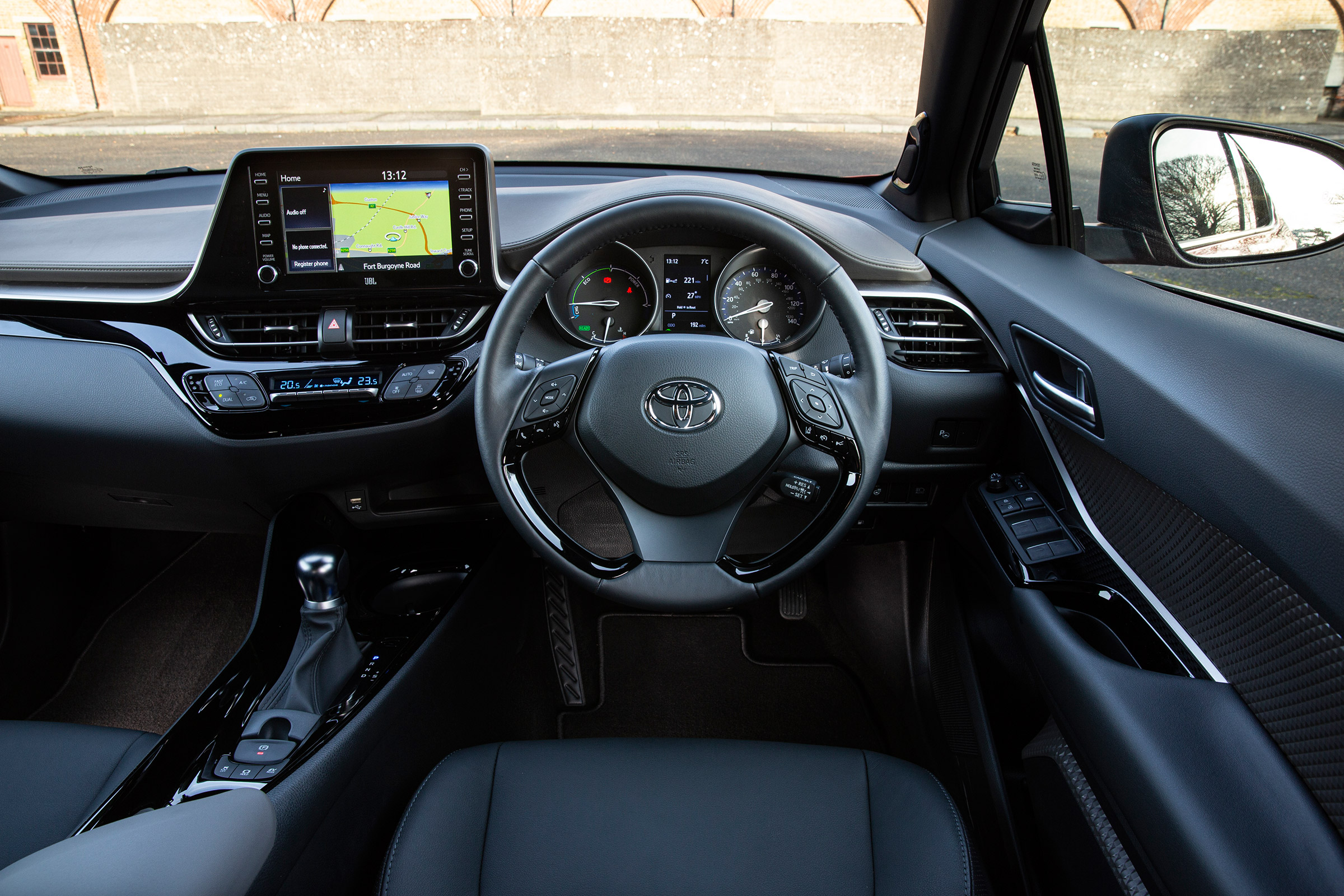 Toyota C-HR - dash