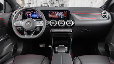 Mercedes GLA - dash