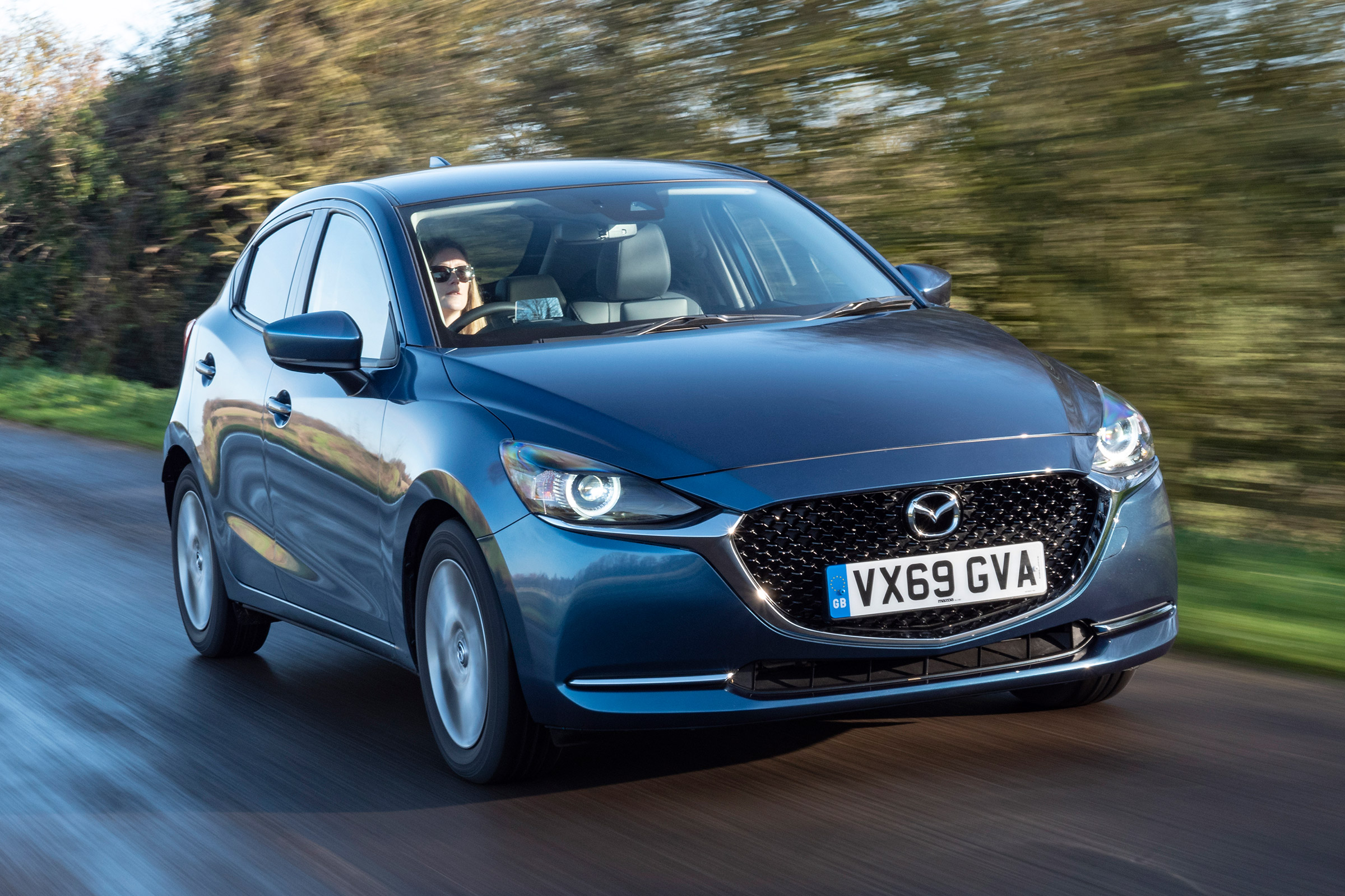 Mazda 2 - front tracking