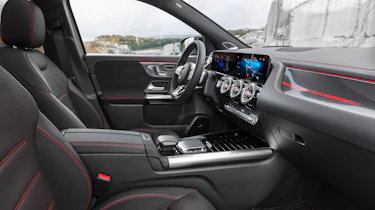Mercedes GLA - front seats