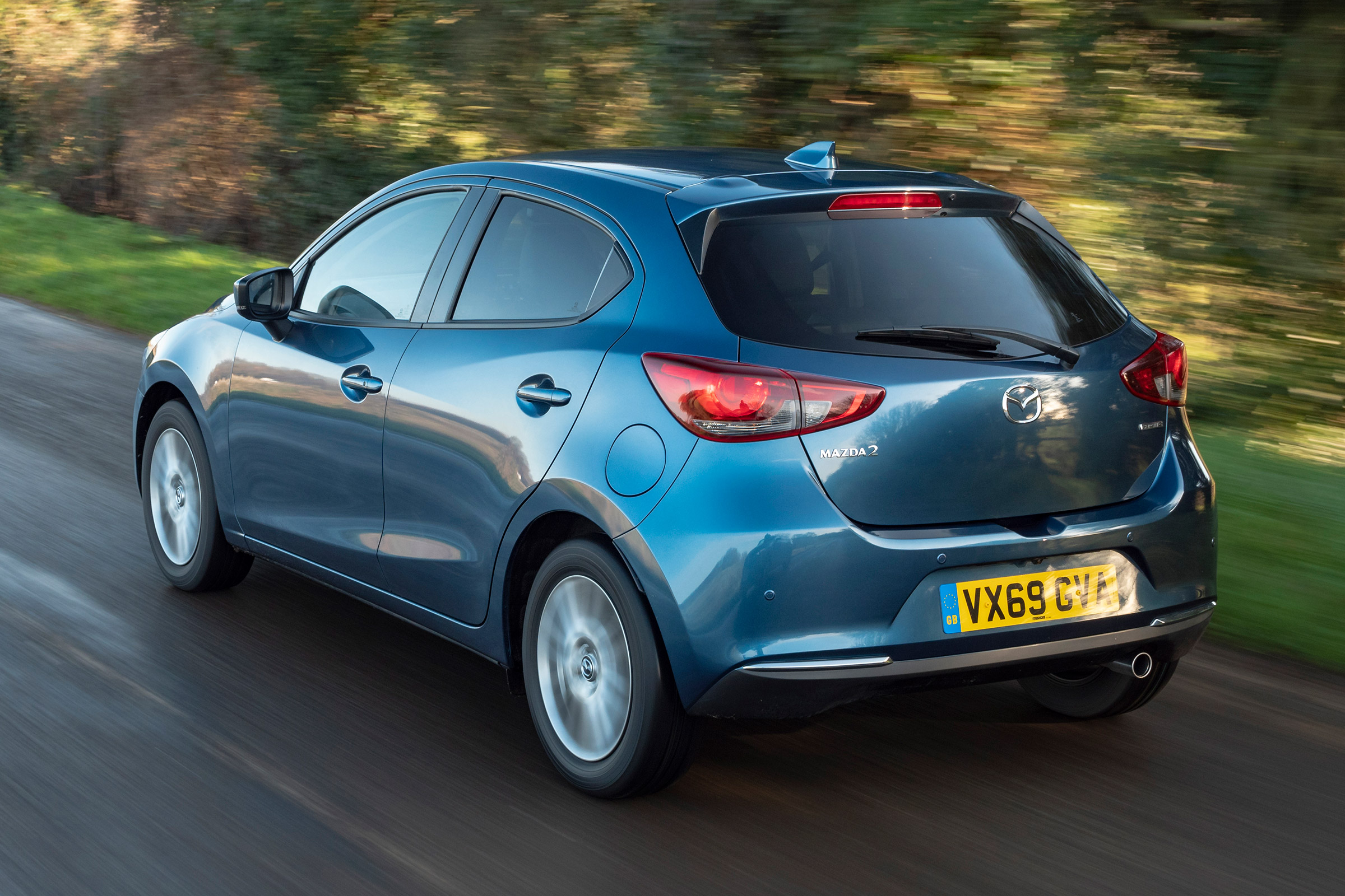 Mazda 2 - rear tracking