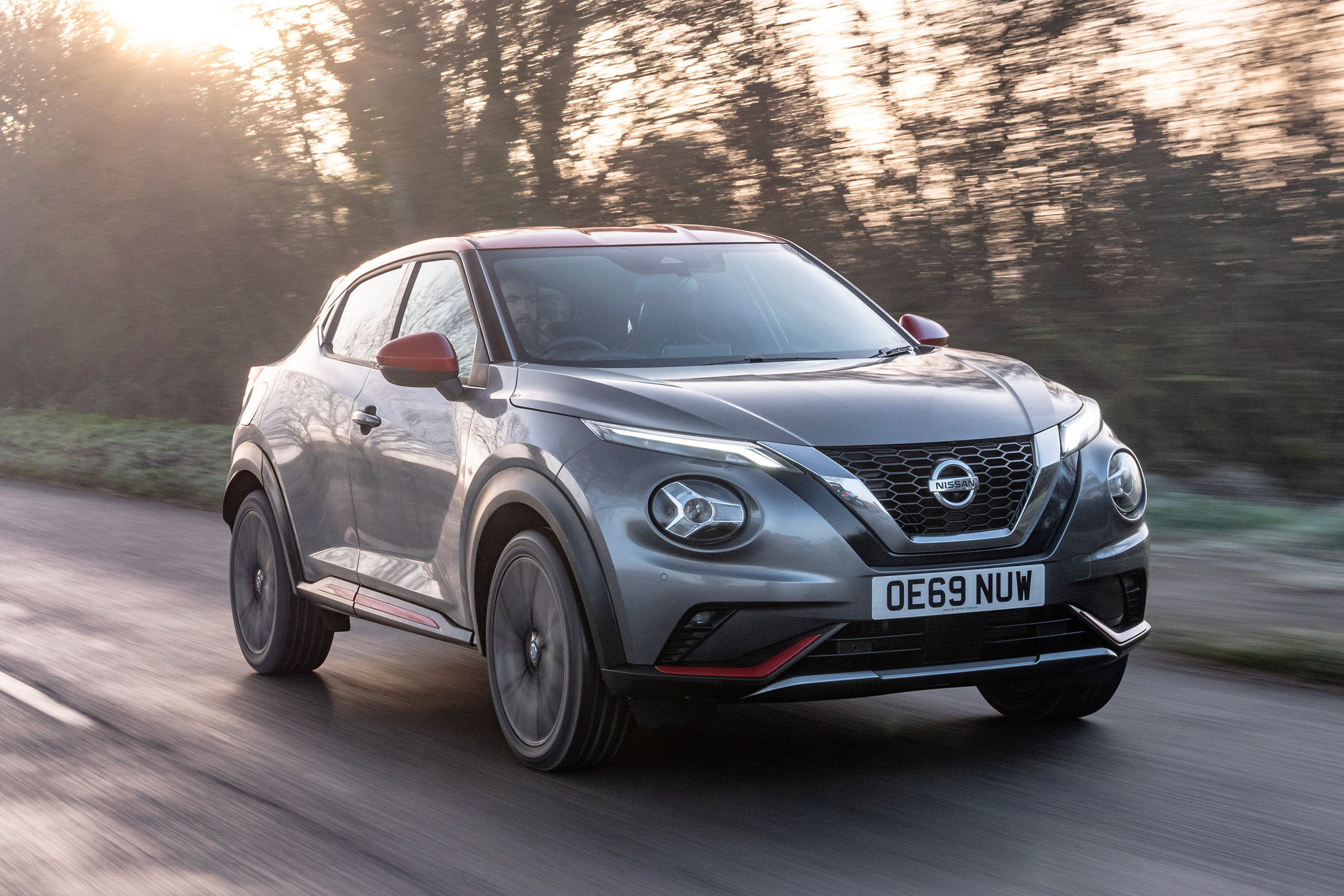 Nissan Juke - front action
