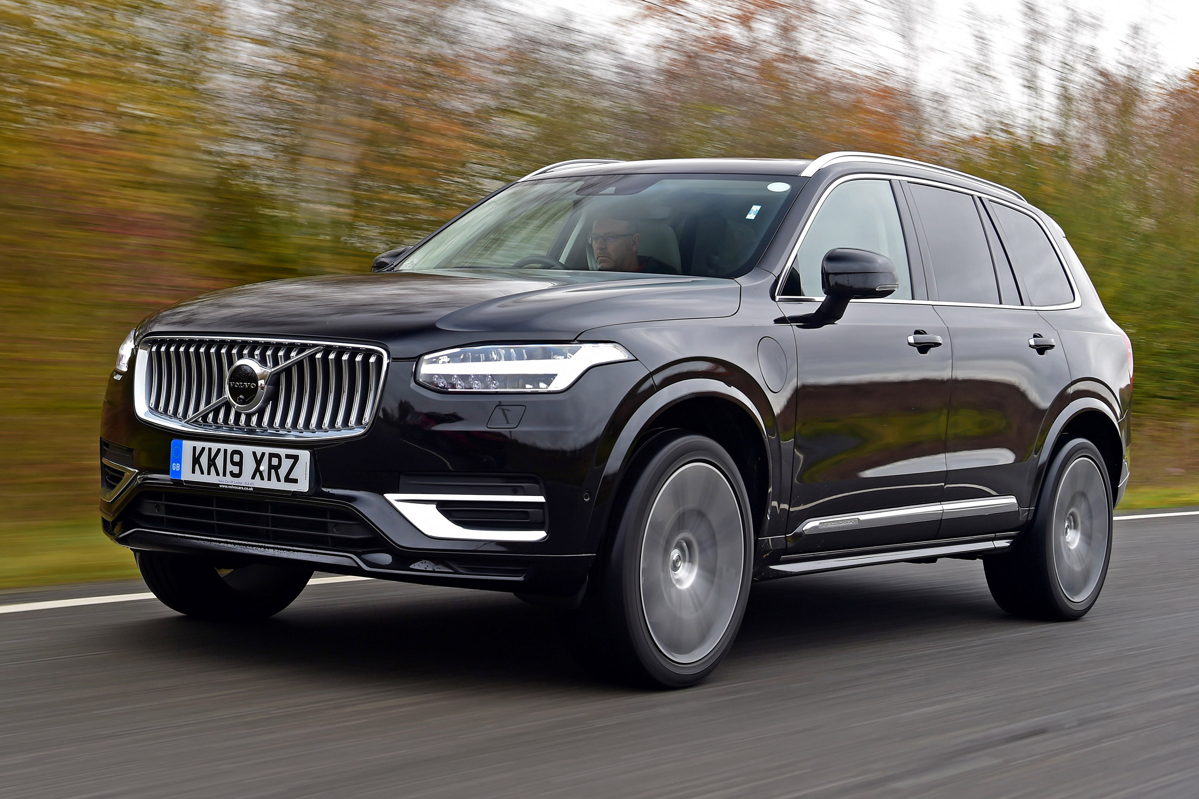 Volvo XC90 - front
