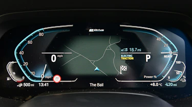 BMW X5 xDrive45e - dials