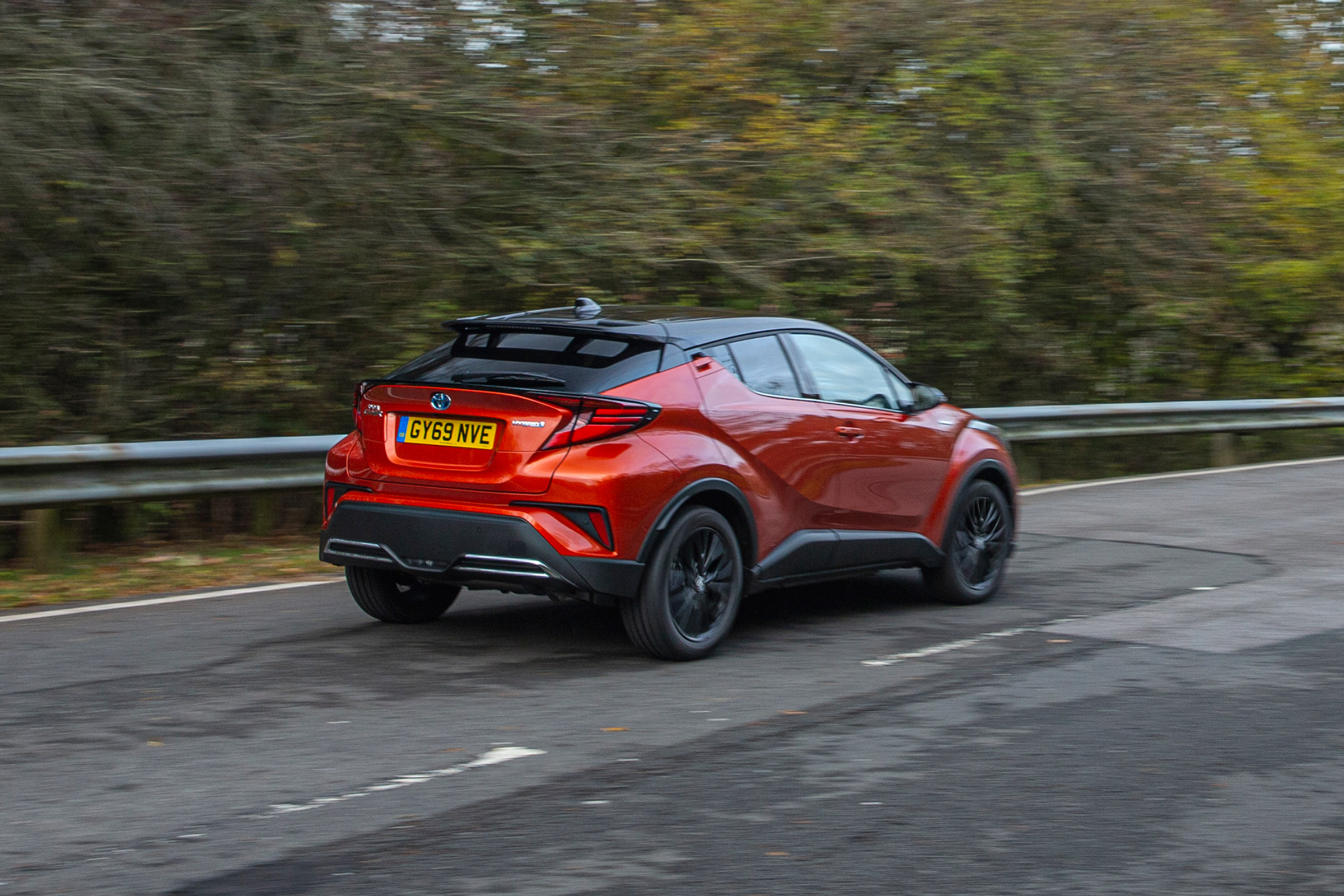 Toyota C-HR - rear action