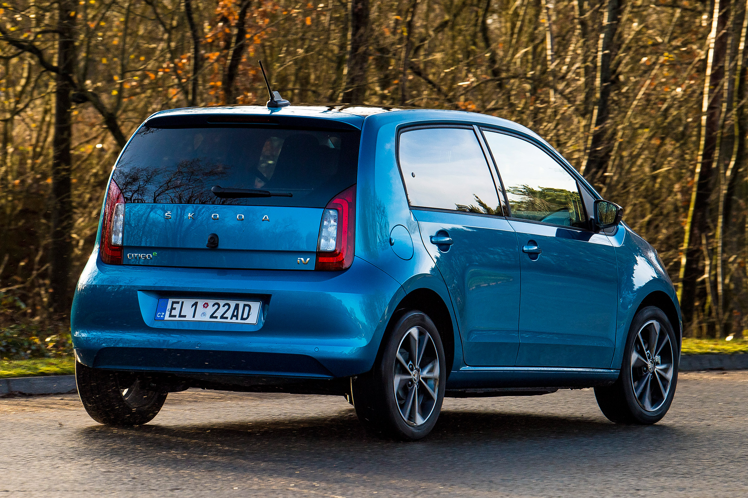 Skoda Citigo-e iV - rear cornering