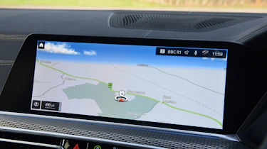 BMW X5 xDrive45e - sat-nav